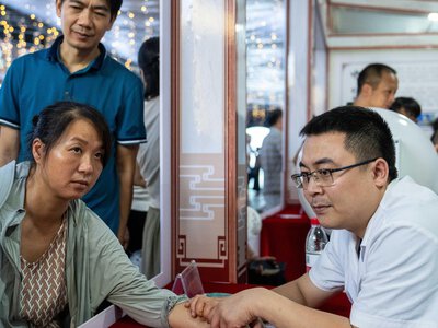 China to enhance TCM's role in providing healthcare services: official