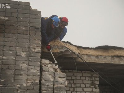 Shahed debris strikes high-rise in Kyiv 