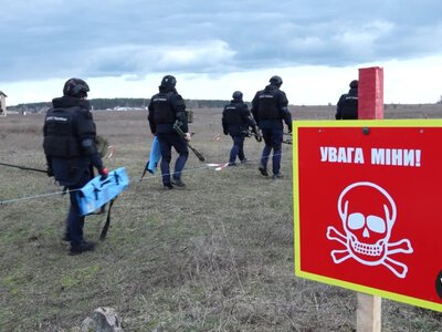  Ukraine faces demining about 25% of its territory 