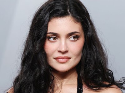 Kylie Jenner's Gem Flower Nails Combine Two of Spring's Cutest Manicure Trends