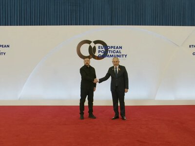 Zelenskyy arrives at European summit in Yerevan