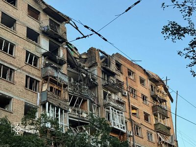 SES shows photos and videos of large-scale destruction after Russia's overnight attack on Kyiv