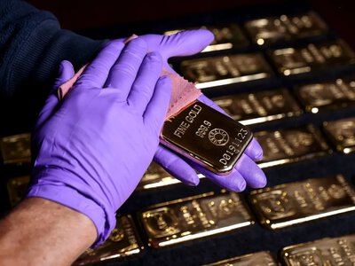 Gold prices rise amid US-Iran negotiations over the Strait of Hormuz