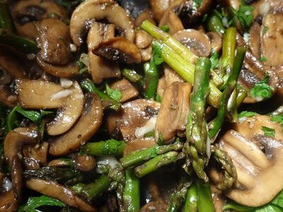 Why asparagus is considered a superfood and how to choose it correctly