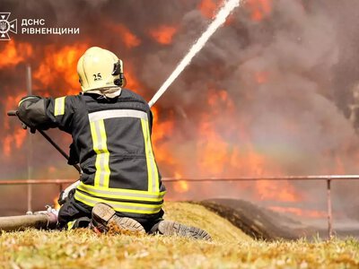 Fire after Russian attack on an enterprise in Rivne region was fought all day