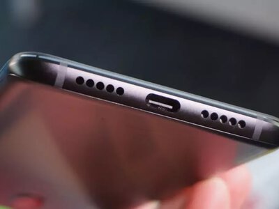 How to properly clean a phone speaker without damaging the smartphone