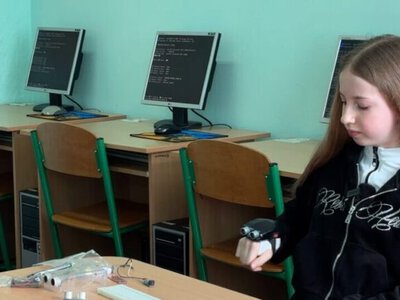 Solutions from Ukraine: Schoolgirl develops affordable device to help visually impaired people move safely