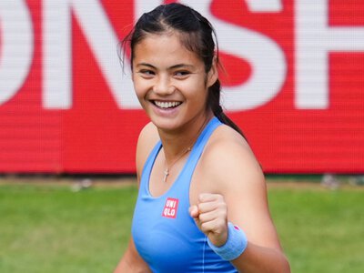 Queen's Club: Emma Raducanu impresses in blistering straight sets win over Anna Blinkova in lead up to Wimbledon 