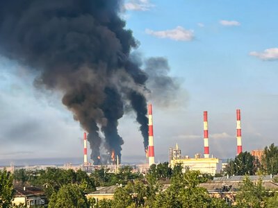 Kuibyshev Oil Refinery on fire in Samara following attack