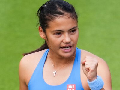 Queen's Club: Emma Raducanu beats Sorana Cirstea in straight sets to reach quarter-finals on home soil