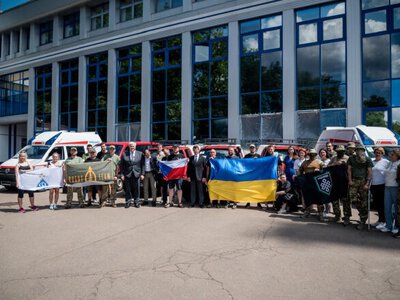 United to win: Czech Republic delivers humanitarian aid to Ukraine's Defense Forces, including vehicles, Starlink terminals, and generators