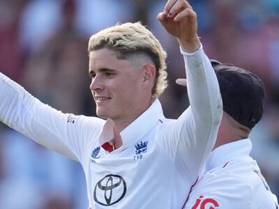 Jacob Bethell claims late New Zealand wickets as England end first day of second Test at The Oval on high