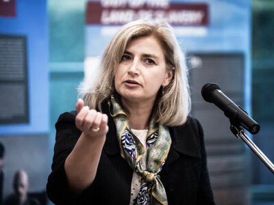 At Navrotsky's, they called the sending of the revoked order from Zelenskyy by courier via Nova Poshta an insult