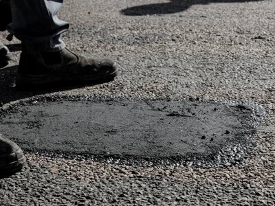 In the Russian Federation, they want to allow citizens to independently repair roads without fines due to a lack of budget funds - SZRU