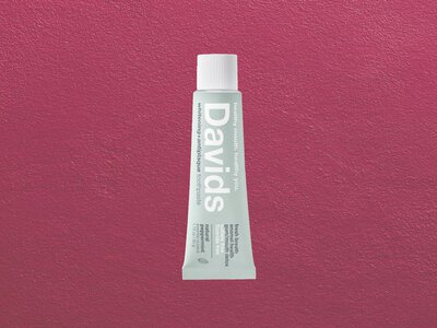 This Whitening Toothpaste Proves Brushing Your Teeth Can Be Chic