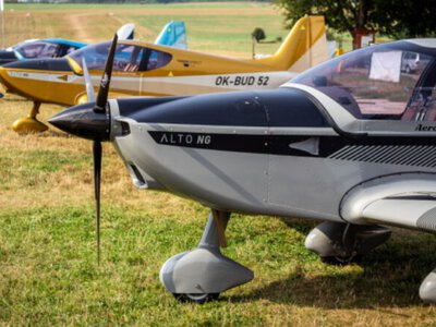 Ukraine receives 10 Czech-made training aircraft for military pilot instruction