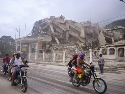 Death toll from earthquake in Venezuela rises to 235 - rescuers continue searching for people under rubble