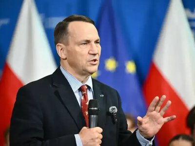 Russia may resort to a provocation against its own territory to justify an attack on NATO - Sikorski