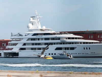Protests are being prepared in Venice over the visit of the American ambassador on a 117-meter superyacht