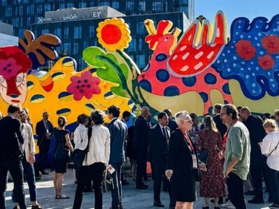Sculptures inspired by Ukrainian artist Maria Prymachenko unveiled at URC 2026 in Gdańsk