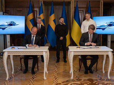 Ukraine and Sweden have signed an agreement to purchase 16 Gripen fighter jets