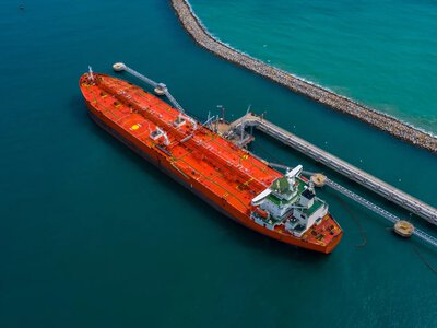 Russia has started buying gasoline in India to solve the shortage problem - Reuters
