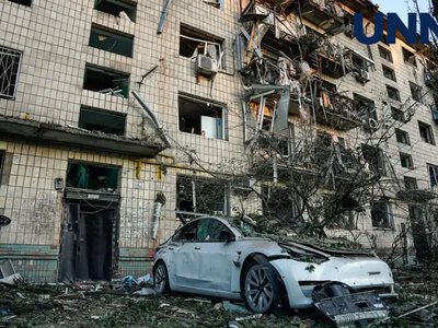 Kyiv declares mourning for victims of Russian attack, search for family with 15-year-old girl under rubble of high-rise building