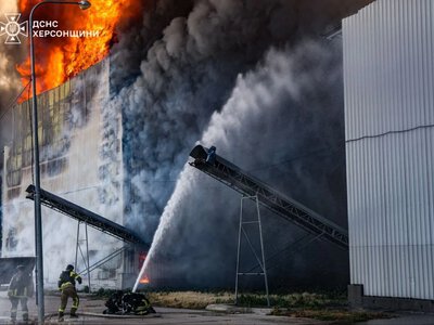 In the Kherson region, a large-scale fire at a poultry farm was extinguished after a Russian strike