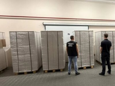 Transported contraband cigarettes worth UAH 15 million under the guise of strawberries - driver from Moldova received suspicion notice