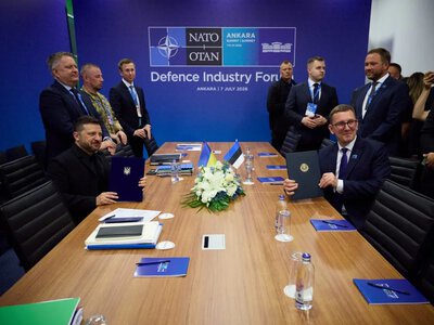 Zelenskyy and the Prime Minister of Estonia signed the Drone Deal: it concerns the production of air defense systems, drones, and ammunition