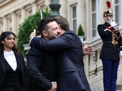 A true friend of Ukraine: Zelenskyy awarded Macron the Order of Liberty