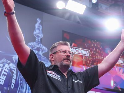 World Matchplay Darts: James Wade battles through on 20th appearance in Blackpool as Gian van Veen comes up with crucial victory