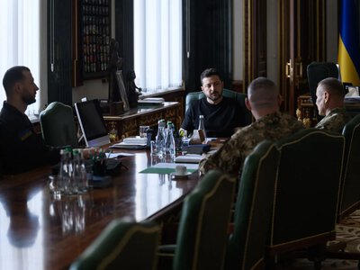 Zelenskyy heard a report on preparations for various scenarios of developments in the Chernihiv-Kyiv direction