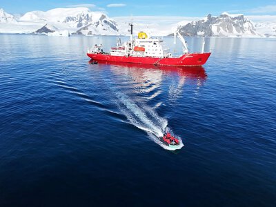 Two new international studies are starting at the Akademik Vernadsky station and the icebreaker Noosphere