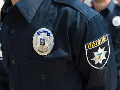 In Kyiv, unknown individuals poured liquid over a beauty salon and left parts of animal carcasses near the establishment