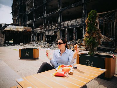 Trump-associated blogger Loomer shows photo from the oldest McDonald’s in Kyiv on Lukyanivka