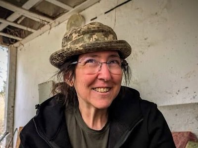 Foreign volunteer Kim studies Ukrainian, helps Ukraine's military, and renounces US citizenship to join Defense Forces