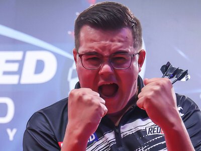 World Matchplay Darts: Gian van Veen edges past James Wade to book semi-final showdown with Gerwyn Price in Blackpool