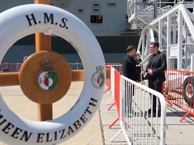 Zelenskyy held his first meeting with UK Prime Minister Burnham on the aircraft carrier HMS Queen Elizabeth