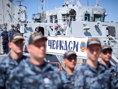 Zelenskyy and Burnham boarded the Ukrainian ship Cherkasy