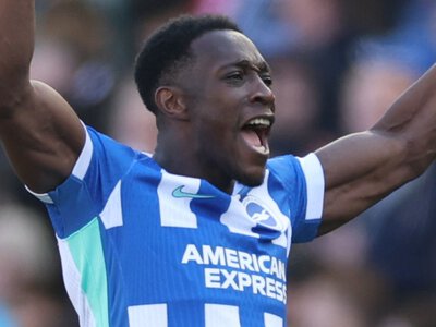 Chelsea transfer news: Danny Welbeck given permission to undergo medical ahead of surprise move to Stamford Bridge