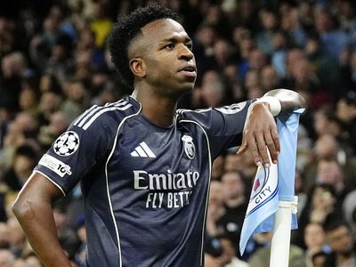 Vinicius Junior: Arsenal target signs Real Madrid contract extension to end uncertainty over future