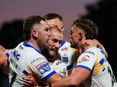 Super League: Leeds Rhinos secure play-off spot with comeback win over Wakefield Trinity, Hull KR and Leigh Leopards pick up crucial victories