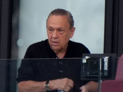 West Ham: David Sullivan attends Carabao Cup first-round tie with Portsmouth despite being advised not to