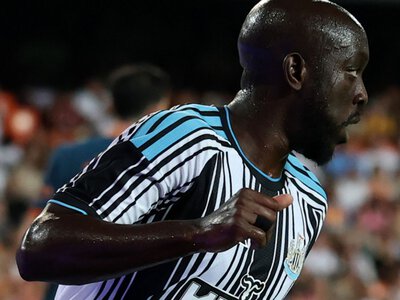 Valencia 1-2 Newcastle: Yoane Wissa's double gives Matthias Jaissle winning start as Anthony Elanga stretchered off