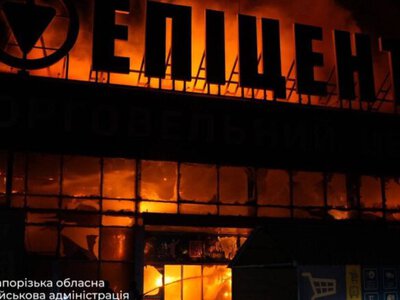 Russian troops attack Zaporizhzhia and Odesa, strikes kill two women in Kherson