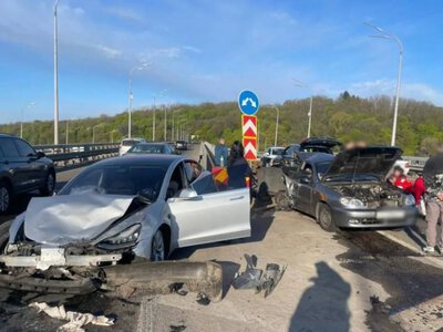 Fatal crash on the Darnytskyi Bridge — Tesla driver faces up to 8 years in prison