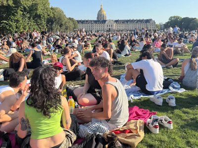 In central Paris, hundreds of people are waiting for the solar eclipse