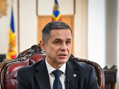 Moldova’s Defense Minister refused to answer a journalist in Russian