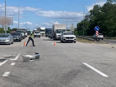 Traffic accident on the Kyiv–Chop highway: traffic is hampered, one lane is clear